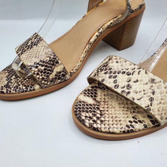 NWOT BLANCO FAUX SNAKESKIN ANKLE BUCKLE SANDALS - Picture 5 of 7